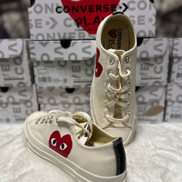 COMME DES GARÇONS PLAY
Off-White Converse Edition Chuck 70 CDG Low Sneakers - Picture 3 of 6
